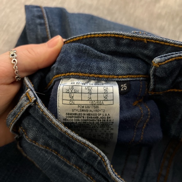 GUESS POWER CURVY MID RISE JEANS - Picture 4 of 4